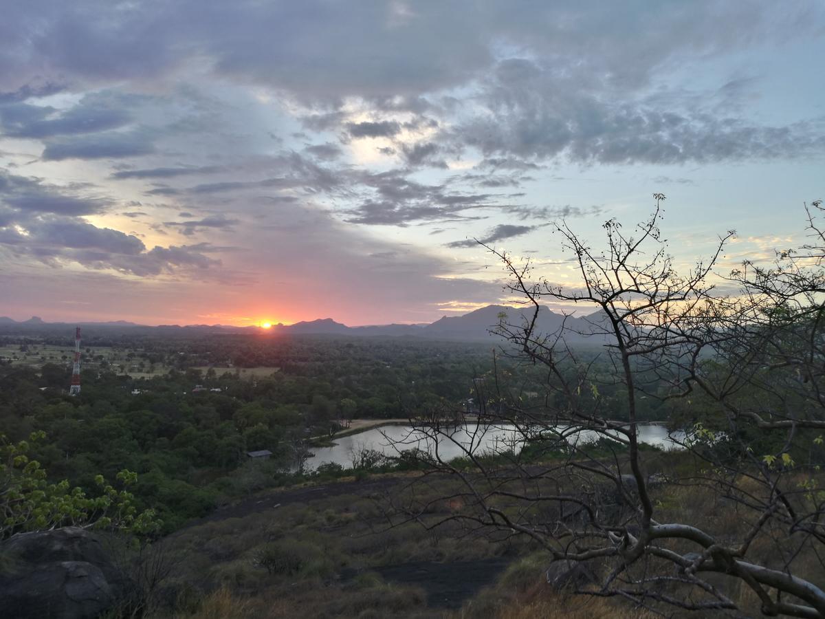 girilena resort Dambulla Esterno foto